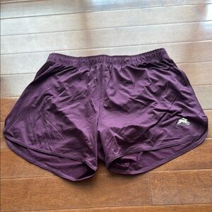 Tracksmith Twilight Burgundy Shorts M